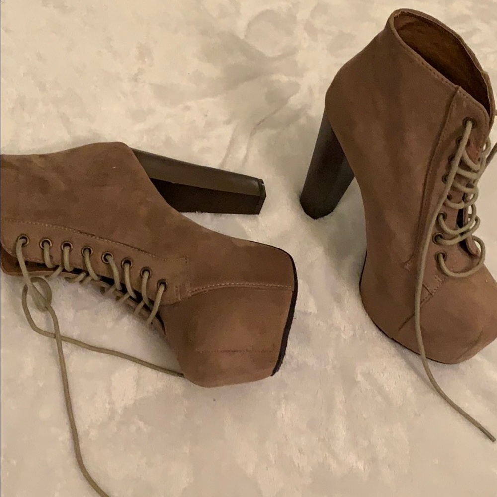 Boot heels